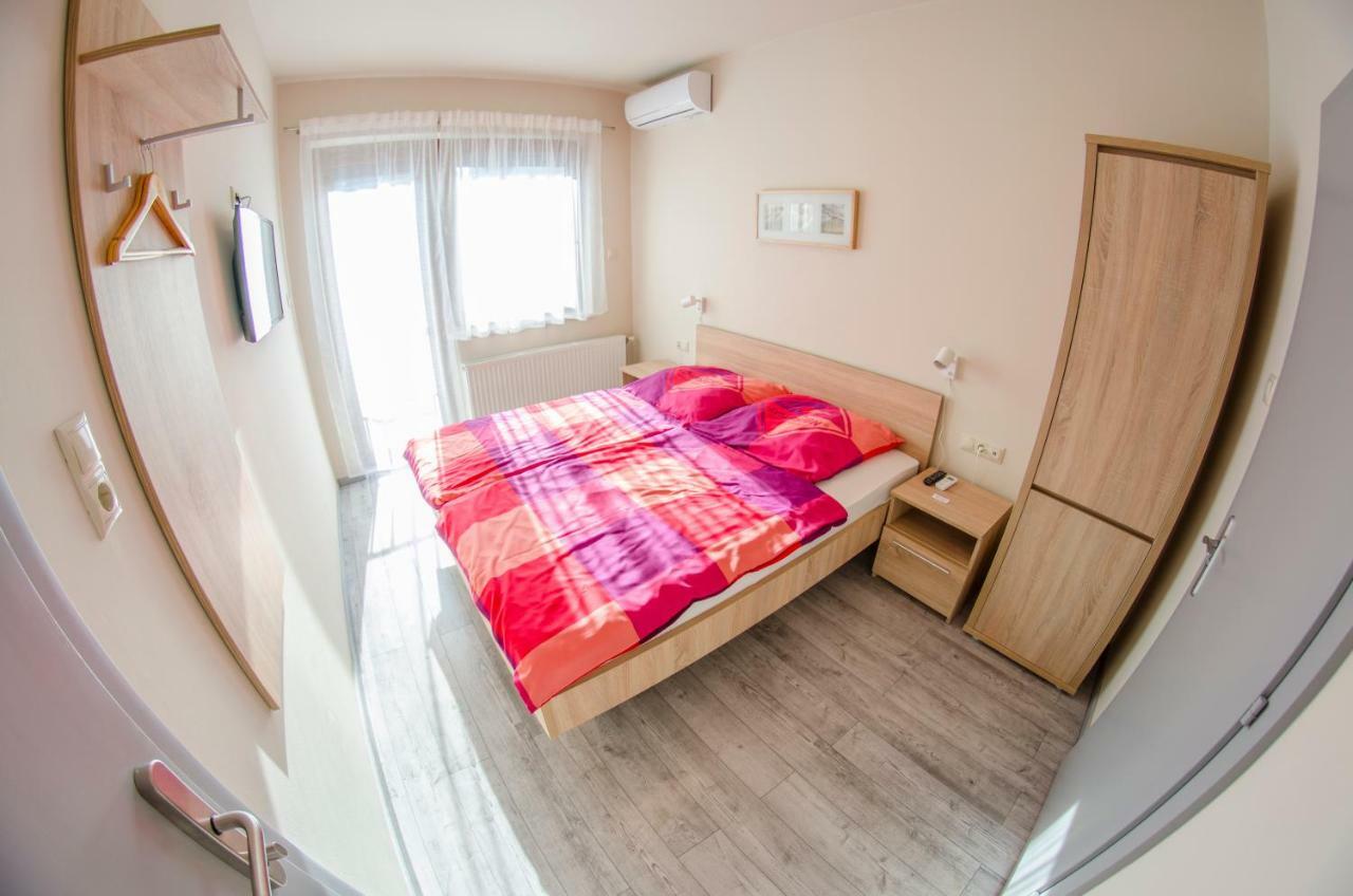 Kolibri Panzio Bed and Breakfast Baja Exteriör bild